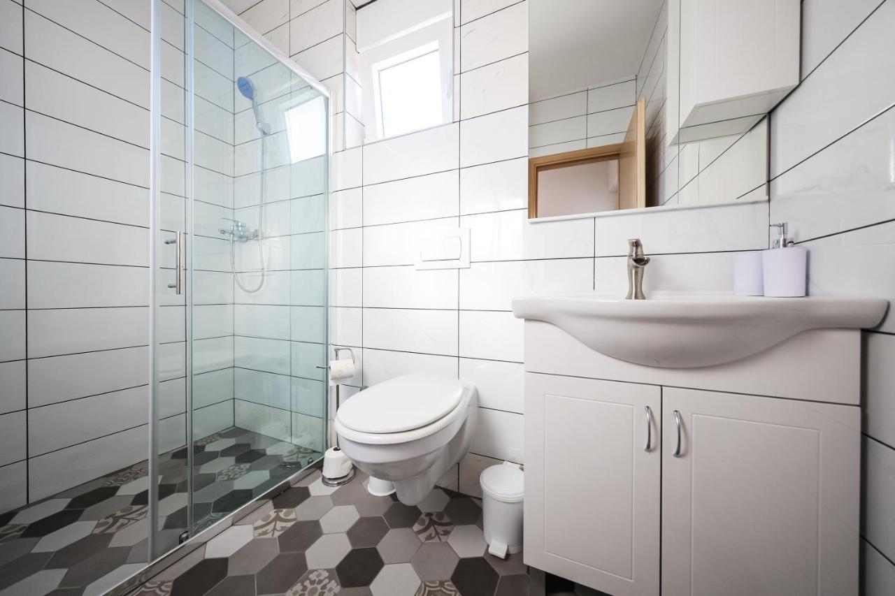 1Oak Rentals Vir Luaran gambar